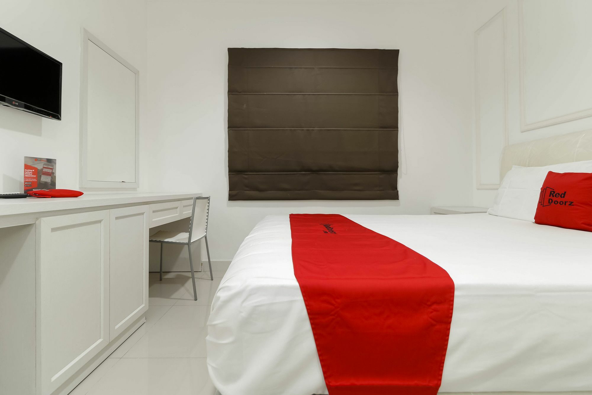 RedDoorz Plus @ Setiabudi Barat Jakarta Exterior foto