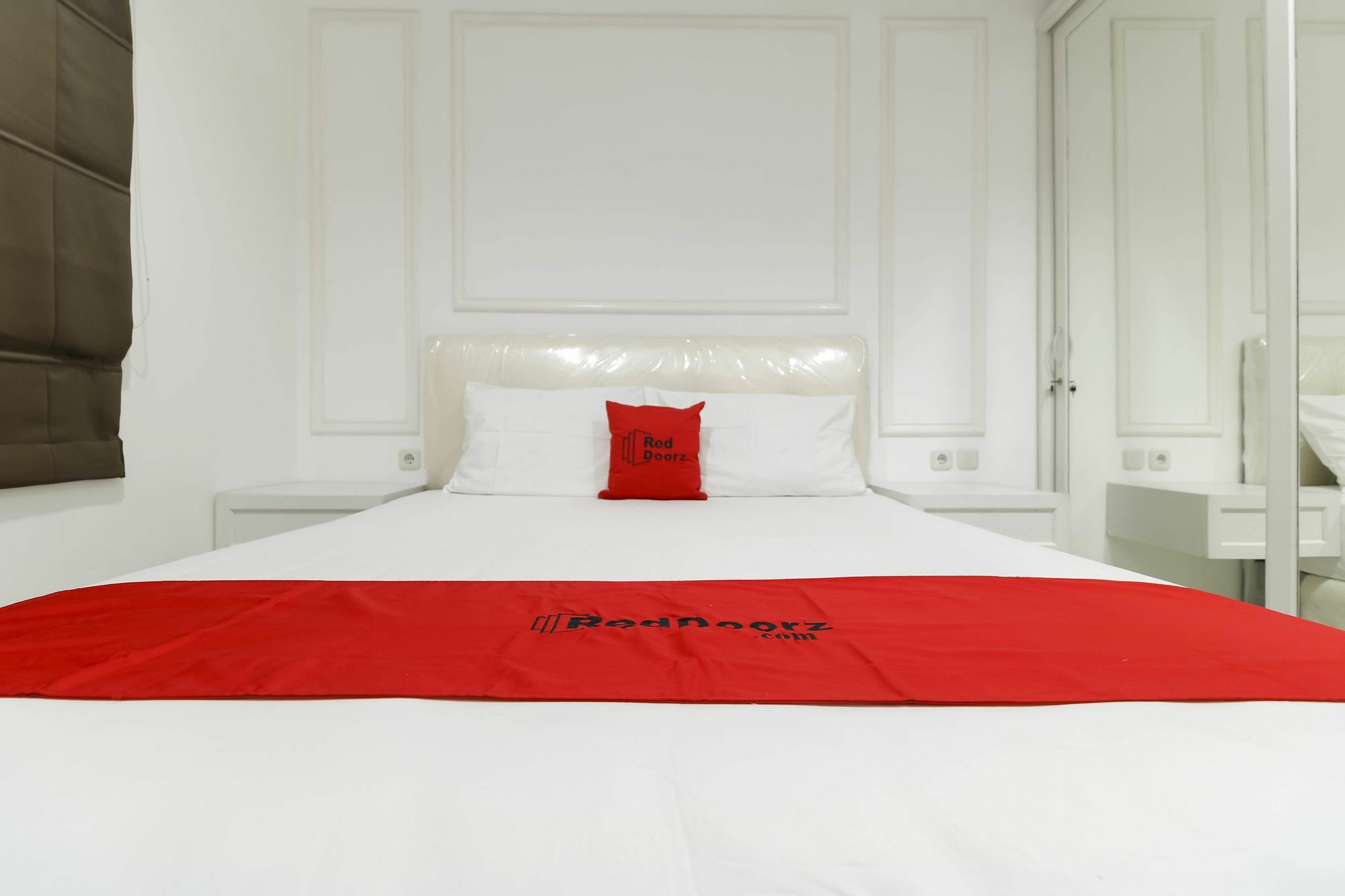 RedDoorz Plus @ Setiabudi Barat Jakarta Exterior foto