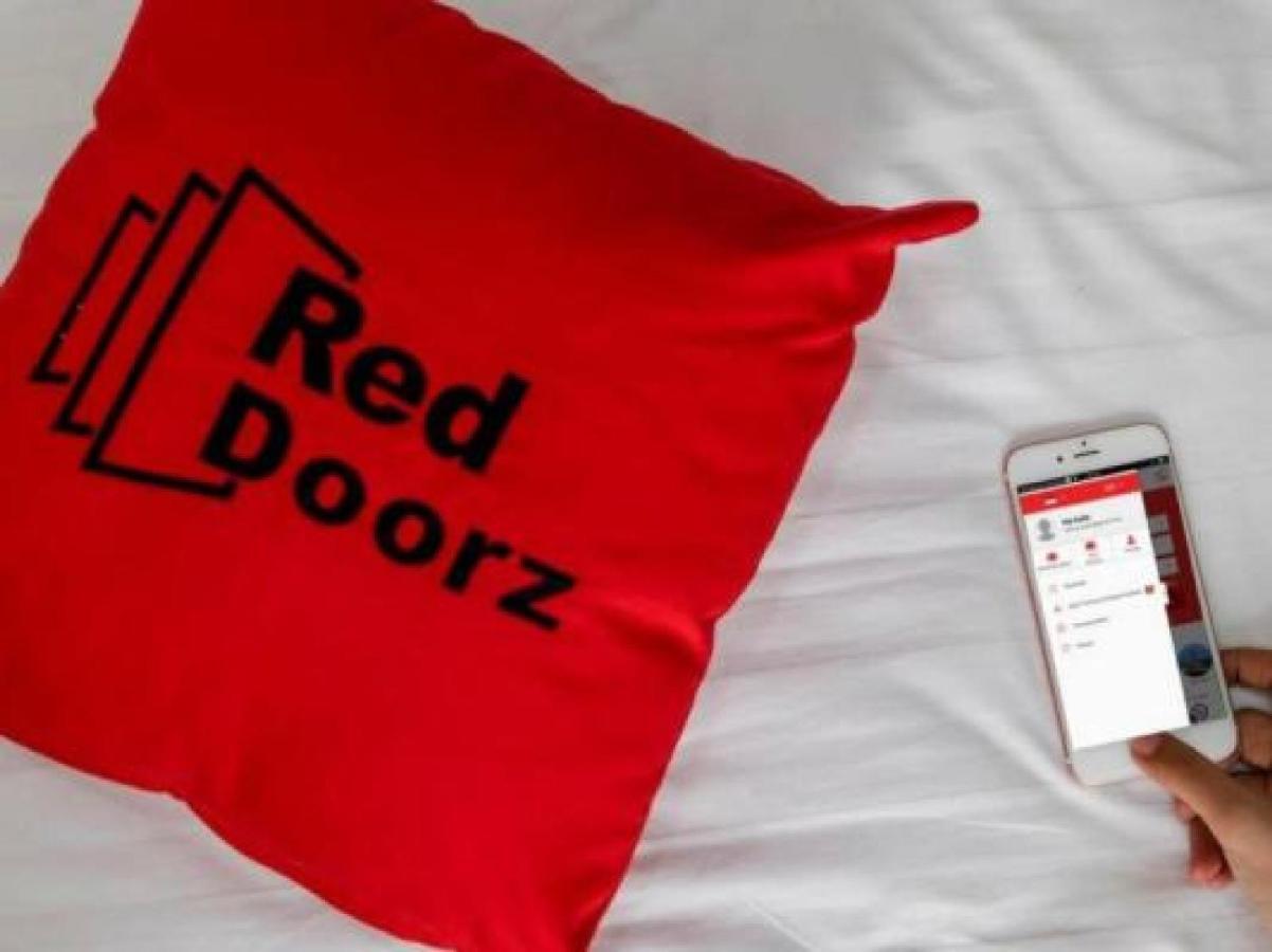 RedDoorz Plus @ Setiabudi Barat Jakarta Exterior foto